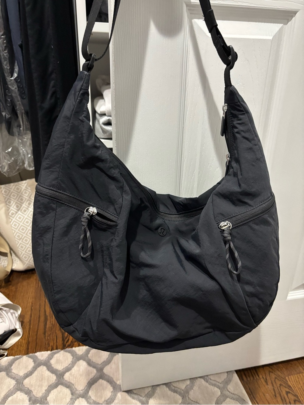 lululemon large Black Crossbody Shoulder Bag - Picture 2 of 4